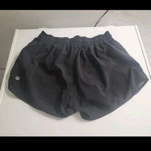 Lululemon Black Hotty Hot shorts sz 8 tall